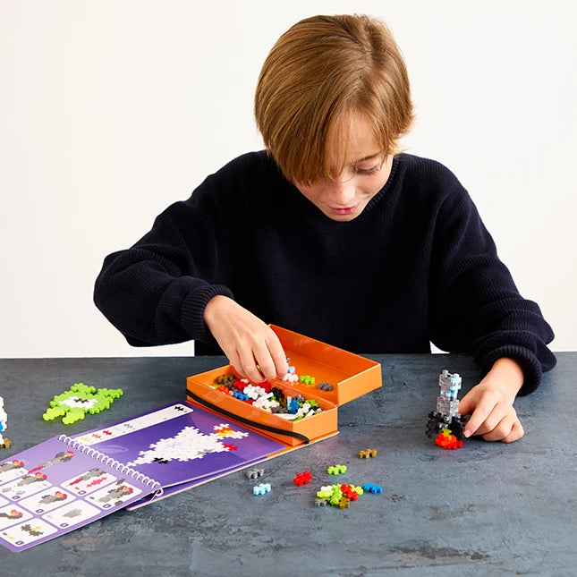 Plus-Plus Activity Pad - Space - Best Arts & Crafts for Ages 5 to 9 - US 4403