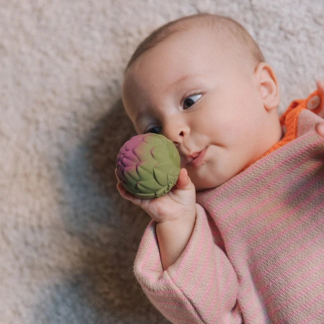 Oli &amp; Carol Baby Sensory Ball - Veggie Soup - - Fat Brain Toys - US 2475